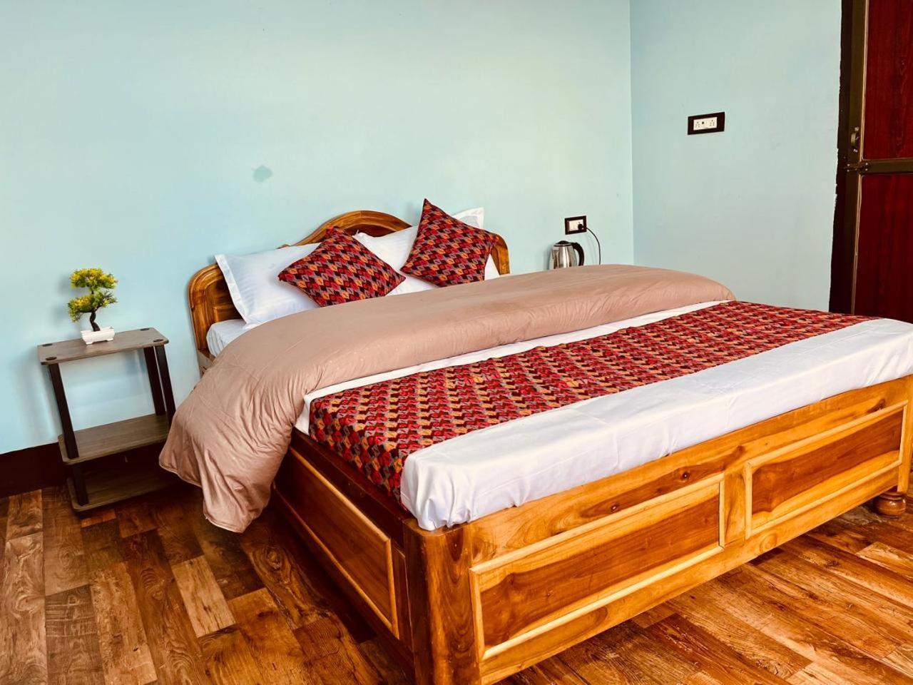 Forest Lodge - 80 Mts From Mall Road 다르질링 외부 사진