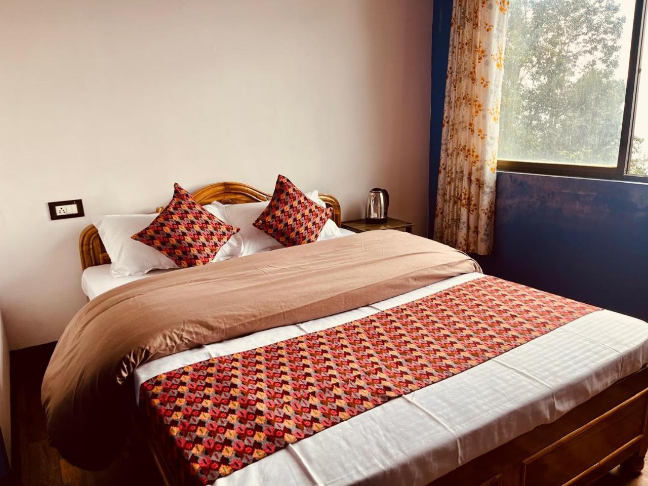 Forest Lodge - 80 Mts From Mall Road 다르질링 외부 사진