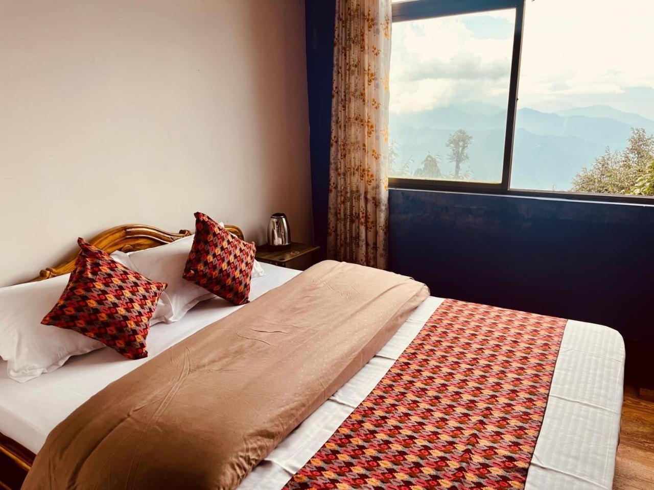 Forest Lodge - 80 Mts From Mall Road 다르질링 외부 사진