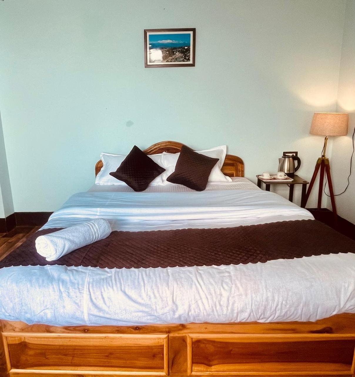 Forest Lodge - 80 Mts From Mall Road 다르질링 외부 사진