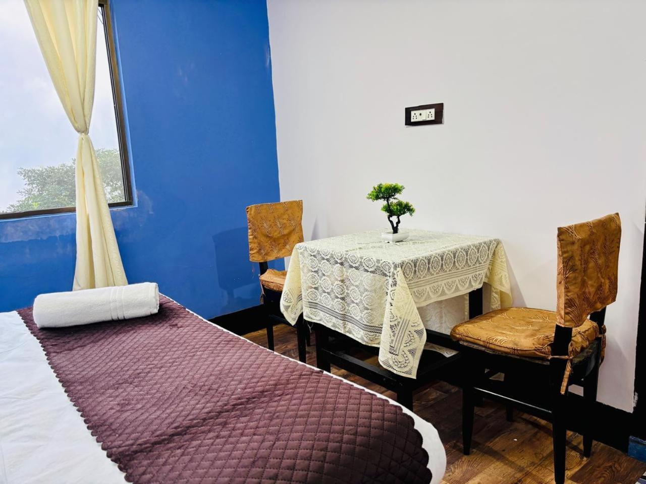 Forest Lodge - 80 Mts From Mall Road 다르질링 외부 사진