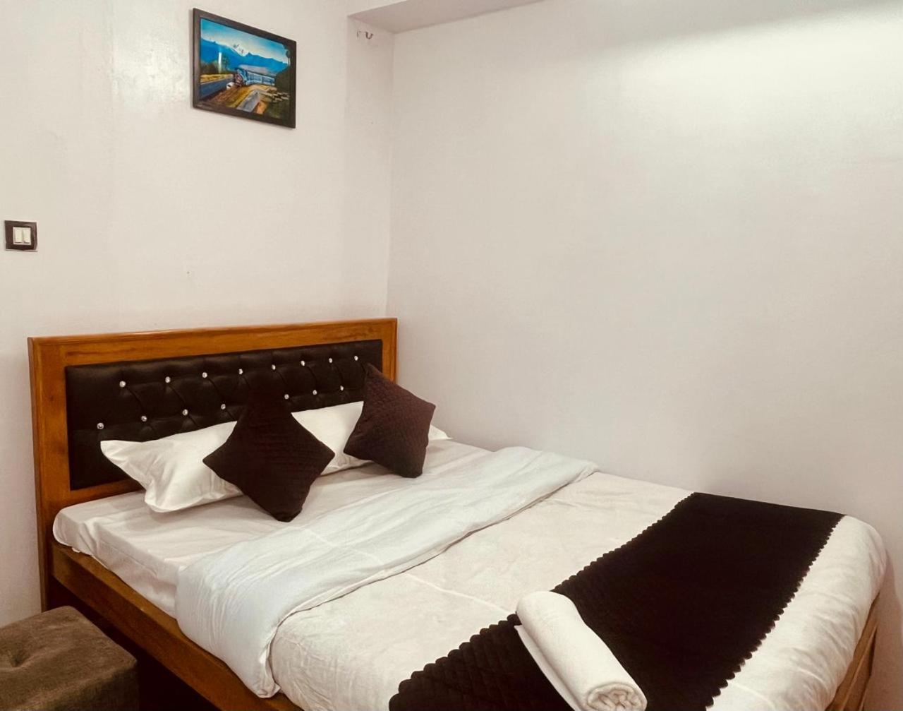 Forest Lodge - 80 Mts From Mall Road 다르질링 외부 사진