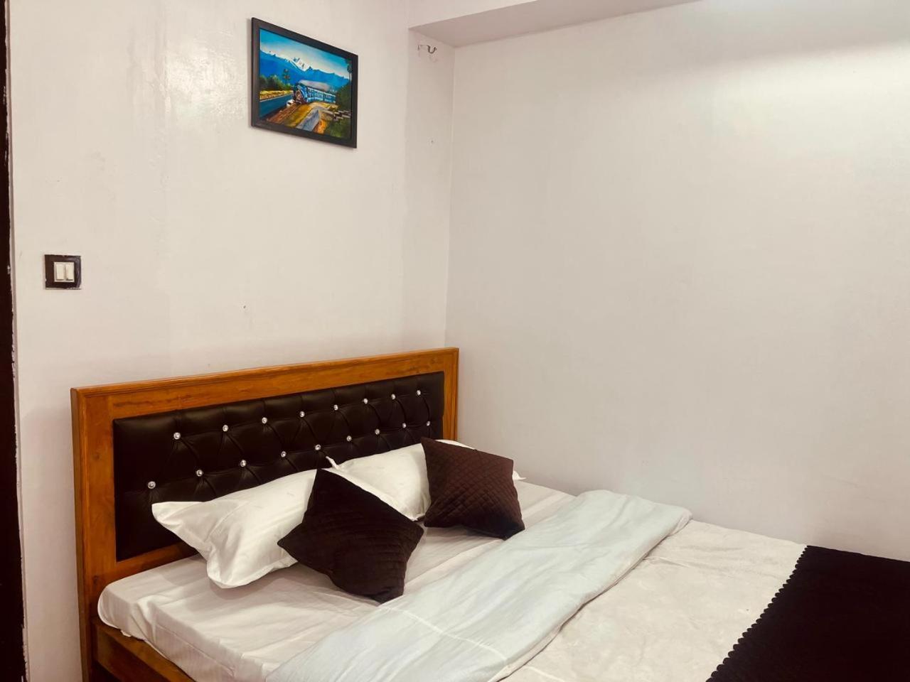 Forest Lodge - 80 Mts From Mall Road 다르질링 외부 사진