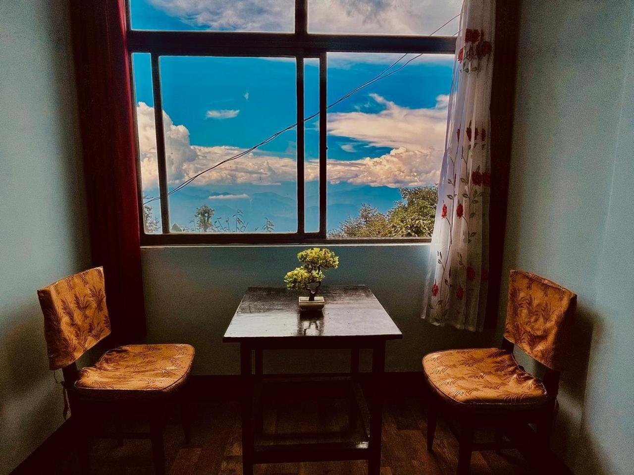 Forest Lodge - 80 Mts From Mall Road 다르질링 외부 사진