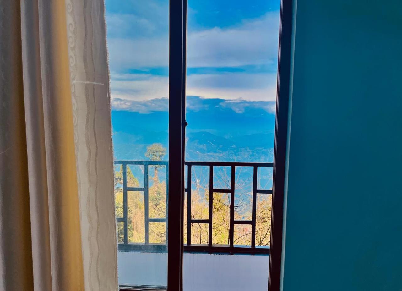 Forest Lodge - 80 Mts From Mall Road 다르질링 외부 사진
