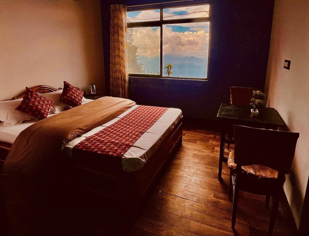 Forest Lodge - 80 Mts From Mall Road 다르질링 외부 사진